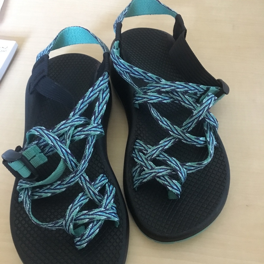 Women’s Size 7 ZX/1 Chacos